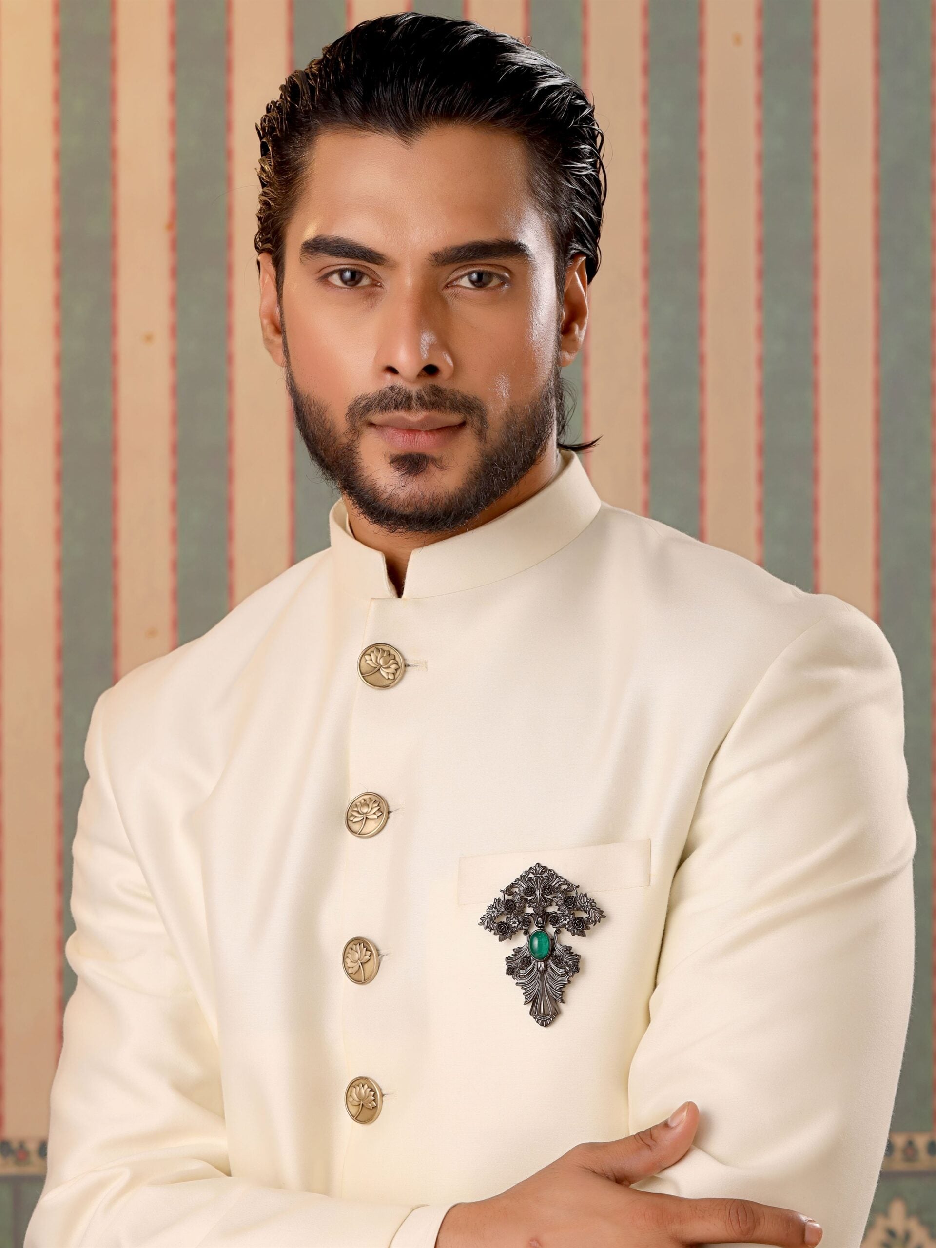 CY Cosa Nostraa Lajawaab Sabz Brooch Front 3