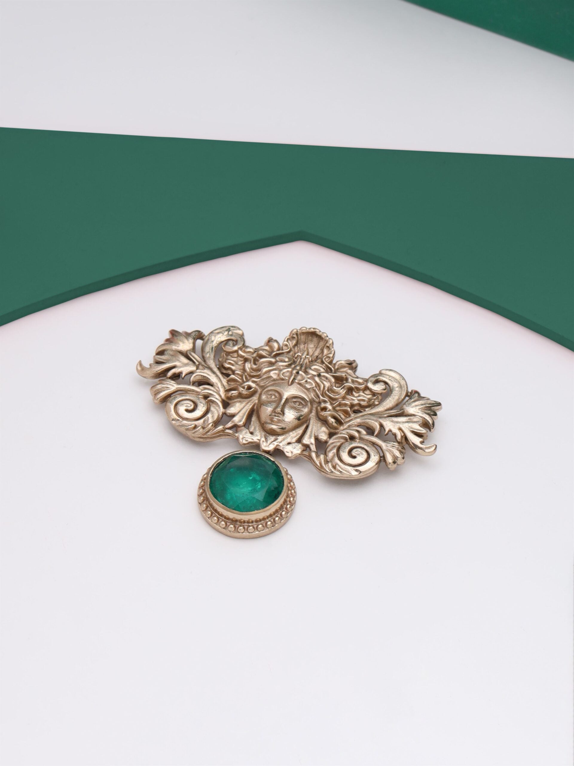 CY Cosa Nostraa Medusa Green Gemstone Brooch Front 1