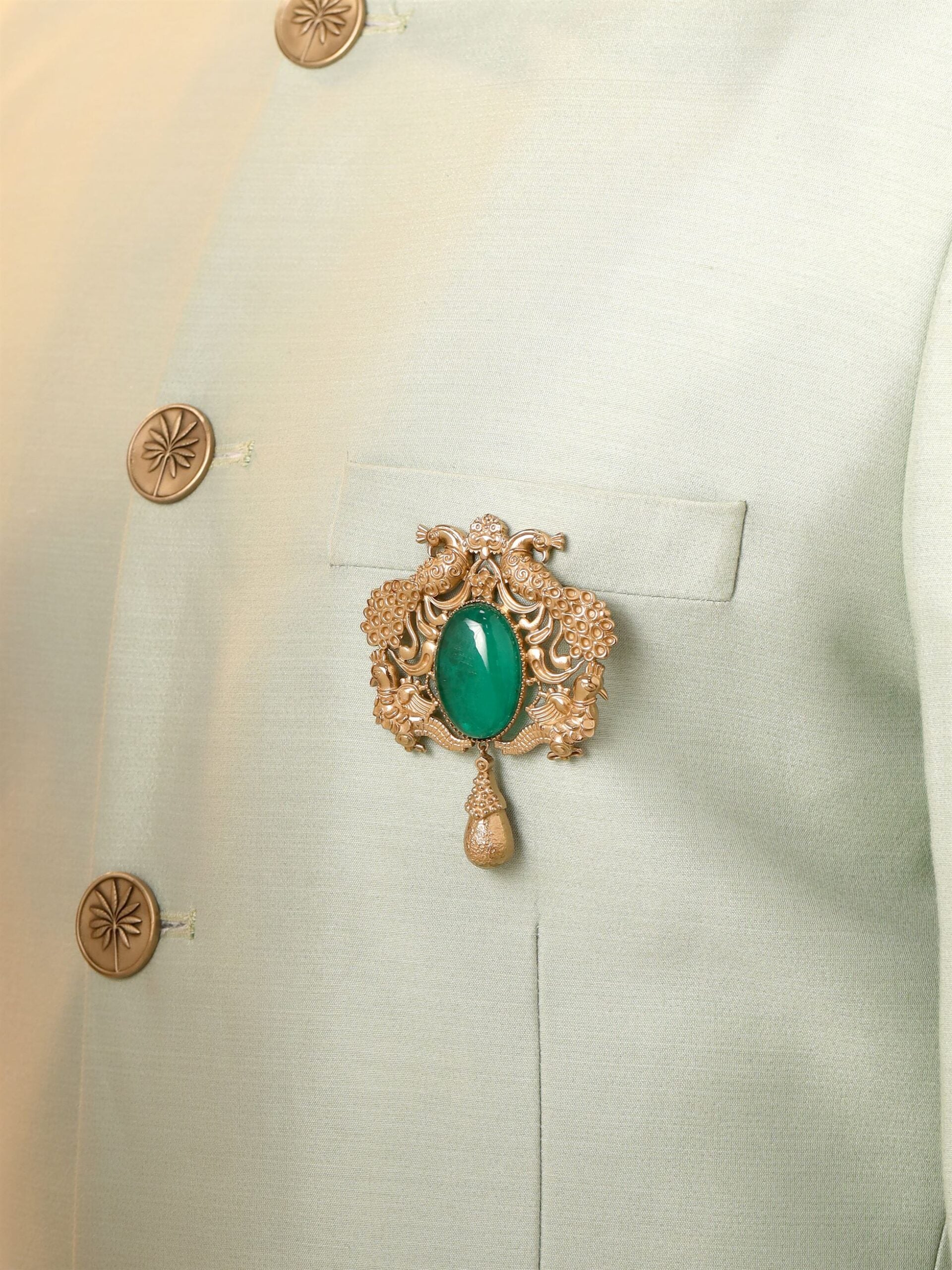 CY Cosa Nostraa Parindon ka Badshah Green Brooch Closeup 1