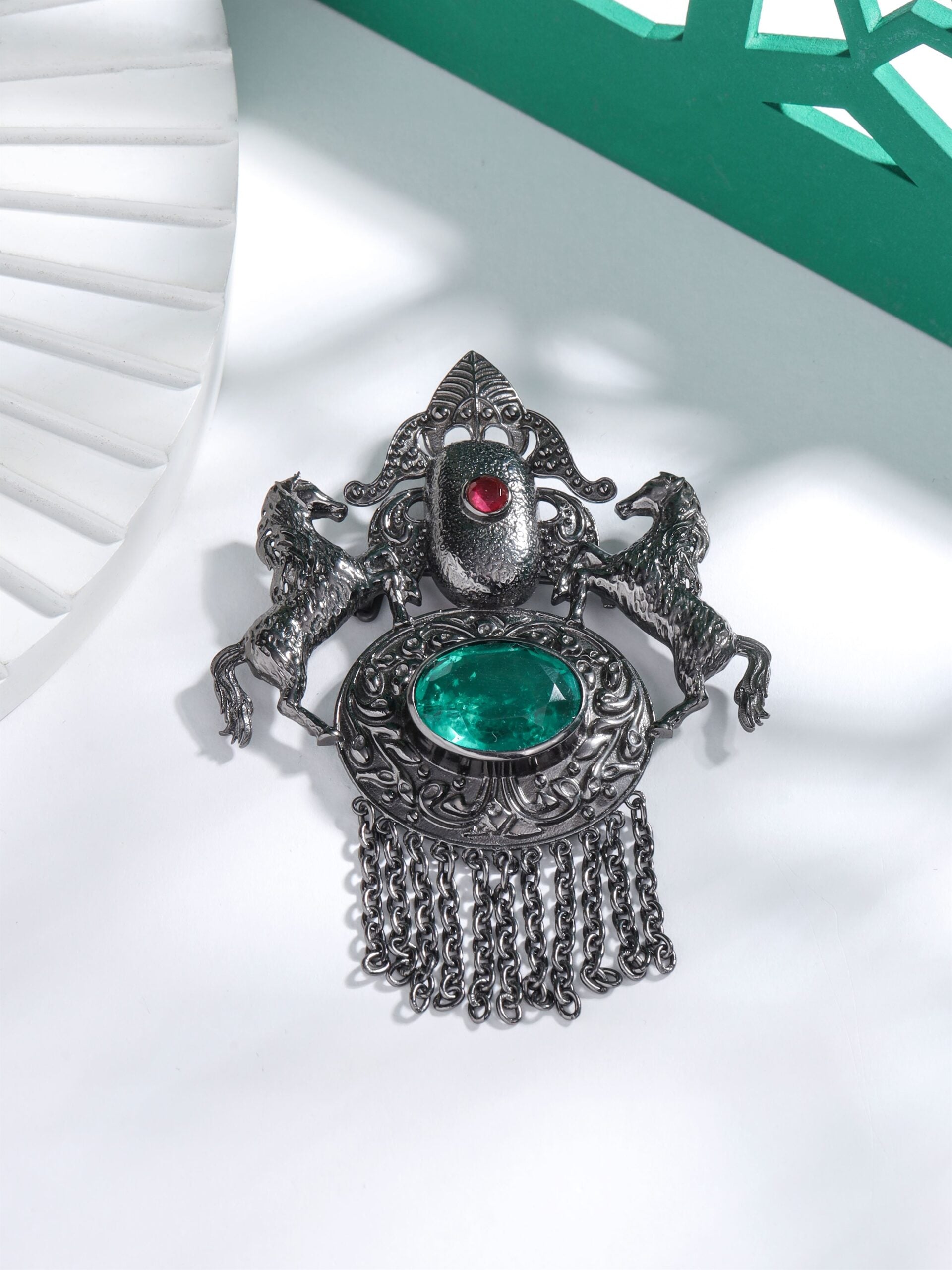 CY Cosa Nostraa Sawaar-e-Noor Green Brooch Front 1
