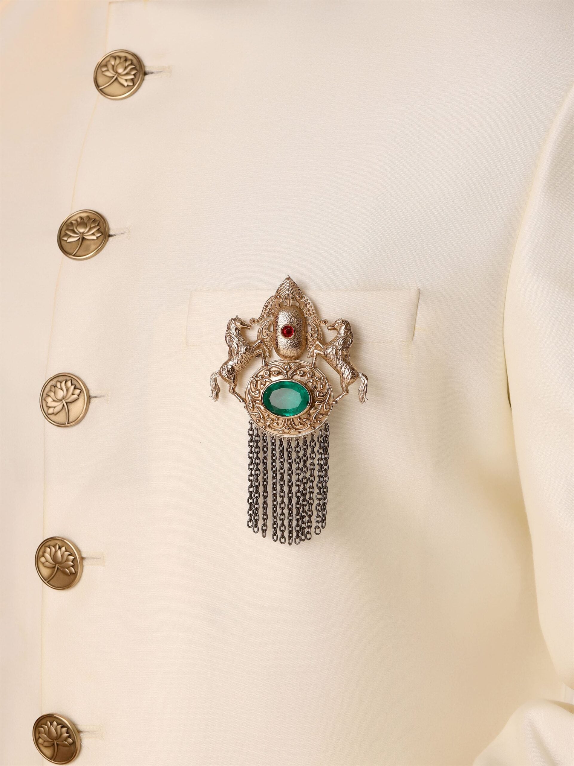 CY Cosa Nostraa Sawaar-e-Noor Horse Brooch Closeup 1