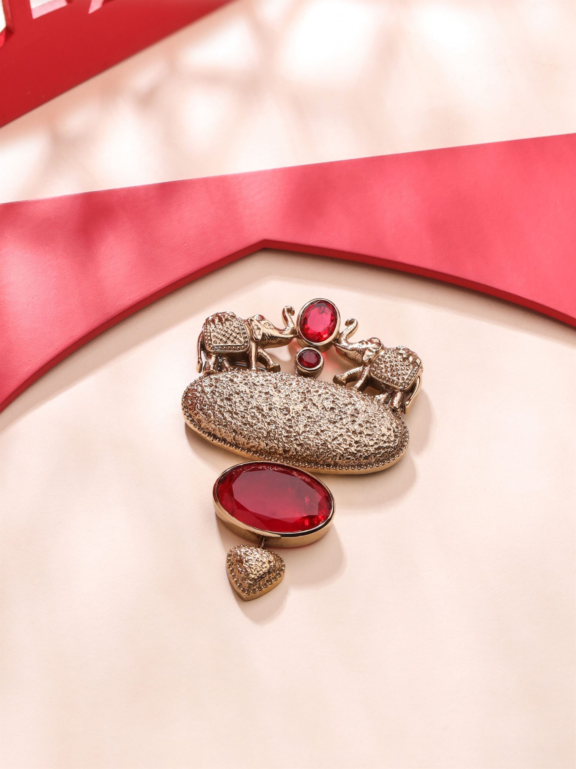 CY Cosa Nostraa Shaan-e-Jungle Red Brooch Front 1