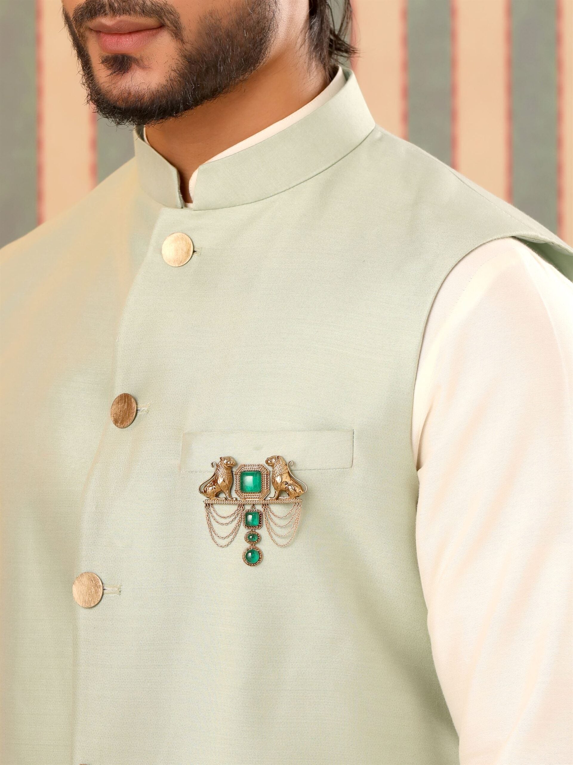 CY Cosa Nostraa Sher-e-Shaan Brooch Closeup 1