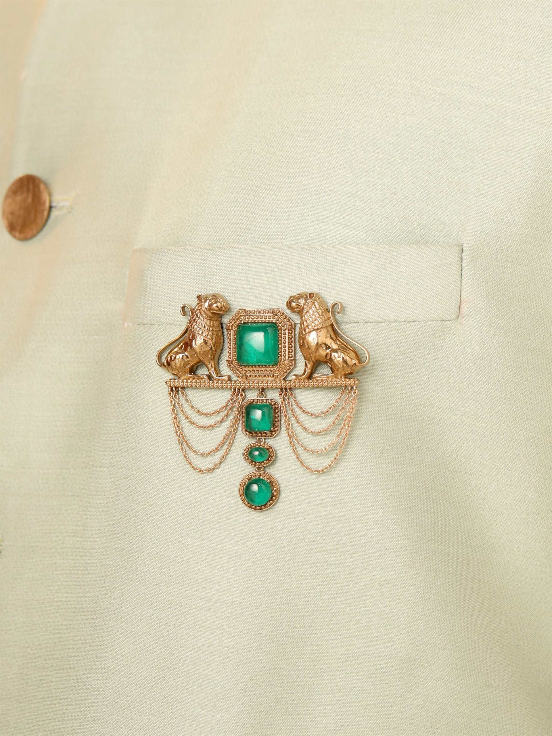 CY Cosa Nostraa Sher-e-Shaan Brooch Closeup 2