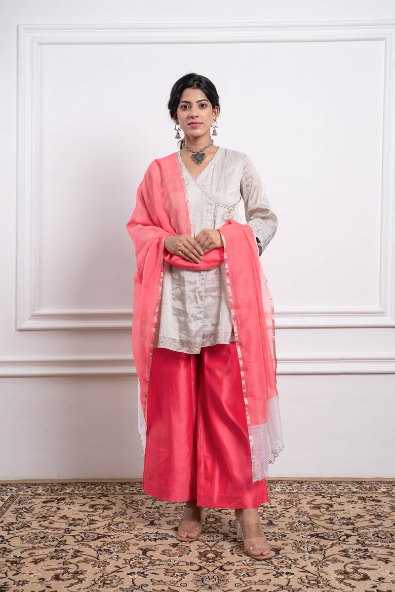 CY Vinusto Embroidered Zari Kurta With Pink Palazzo Front 2