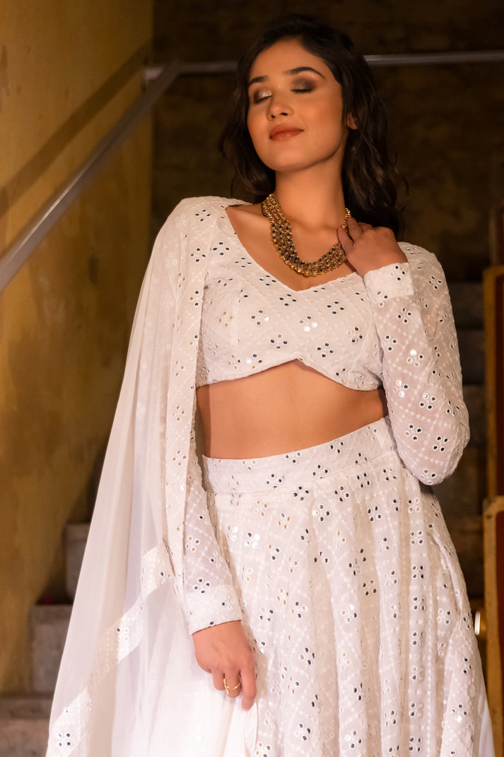CY Deasha India Isahni White Chikankari Lehenga Set Closeup 1