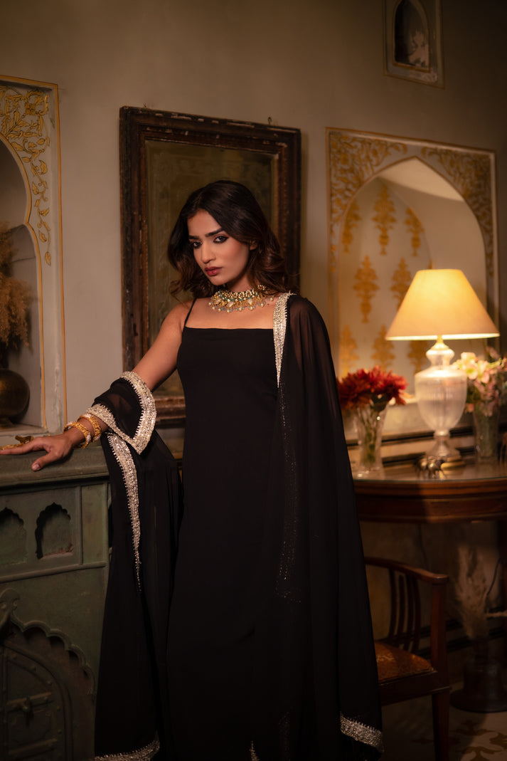 CY Deasha India Sumira Black Detailed Straight Kurta Set Closeup 1