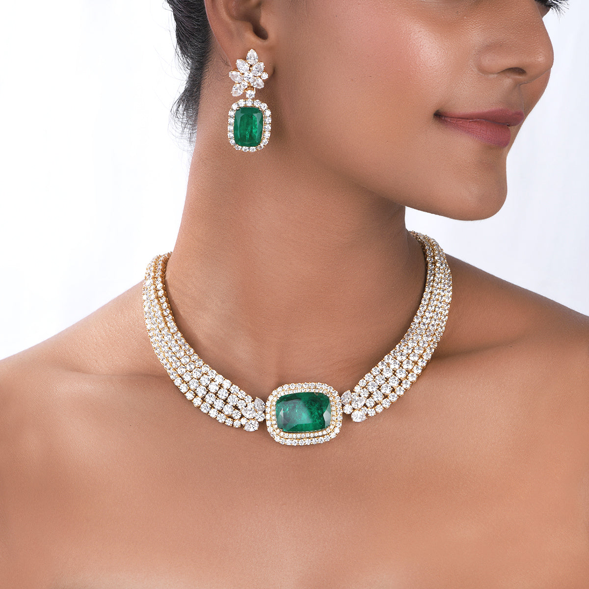 CY Diosa Paris Man-Made Cushion Cut Green Emerald And White Swarovski Zirconia Choker Necklace Front 1