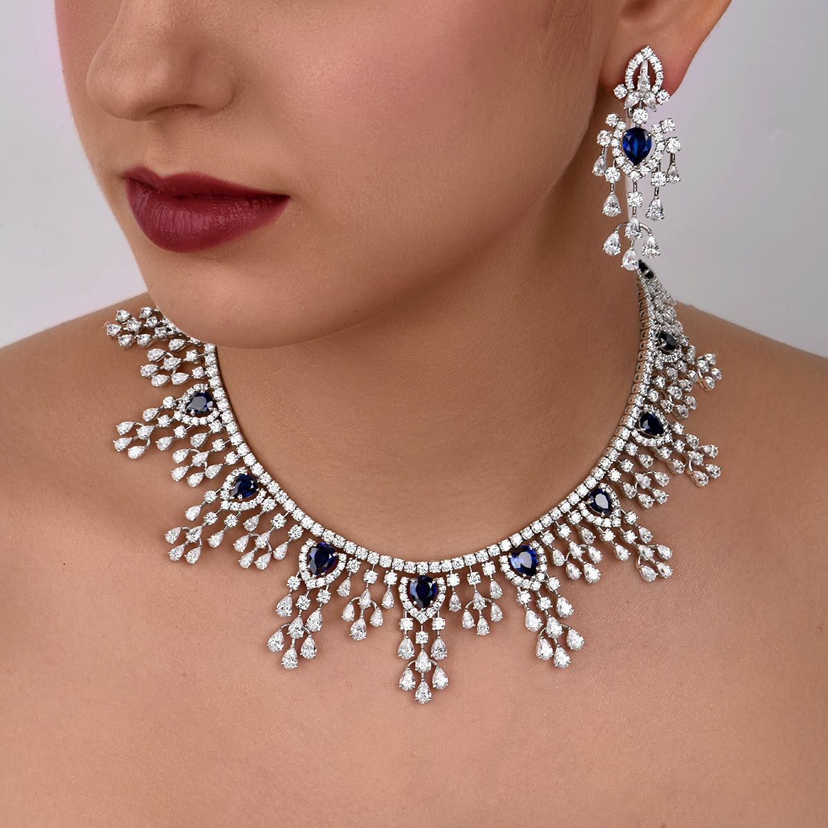 CY Diosa Paris Man-Made Oval Cut Emerald And Swarovski Zirconia Choker Necklace Front 1