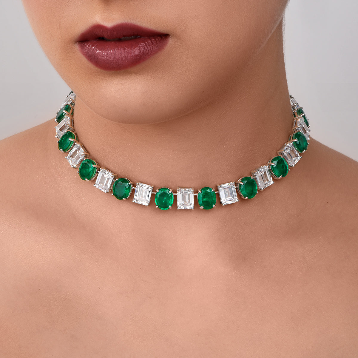 CY Diosa Paris Man-Made Oval Cut Emerald And White Swarovski Zirconia Choker Necklace Front 1