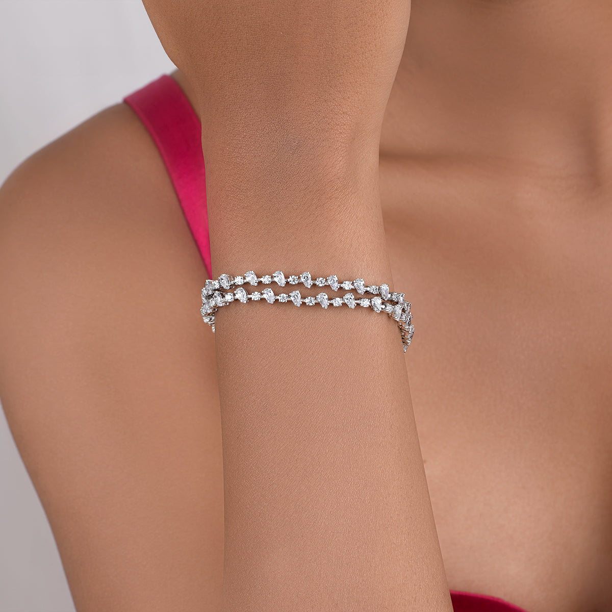 CY Diosa Paris Round Cut White Swarovski Zirconia Bracelet Front 1