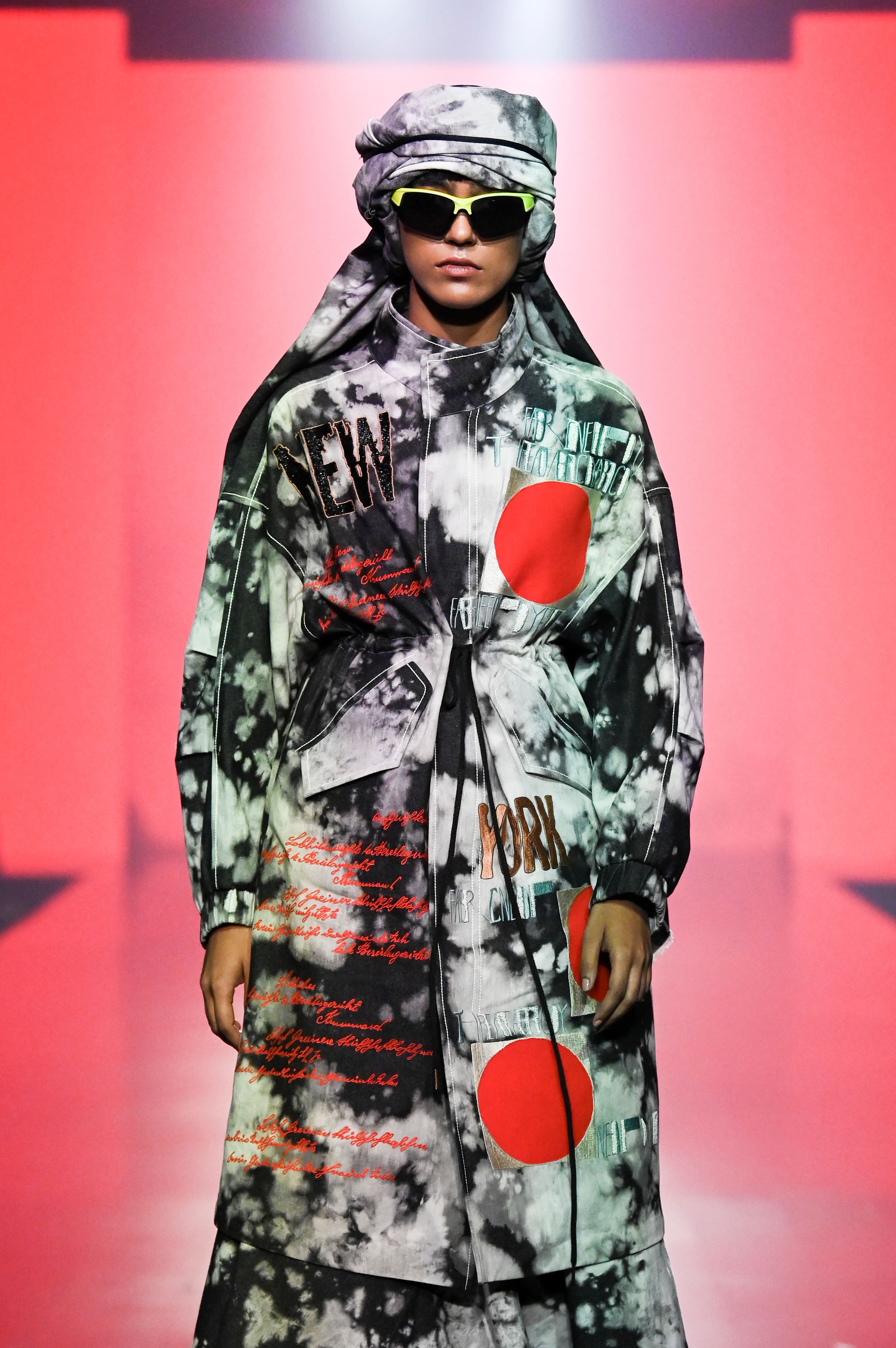 Circular Skirt Of( Scribble Parka)