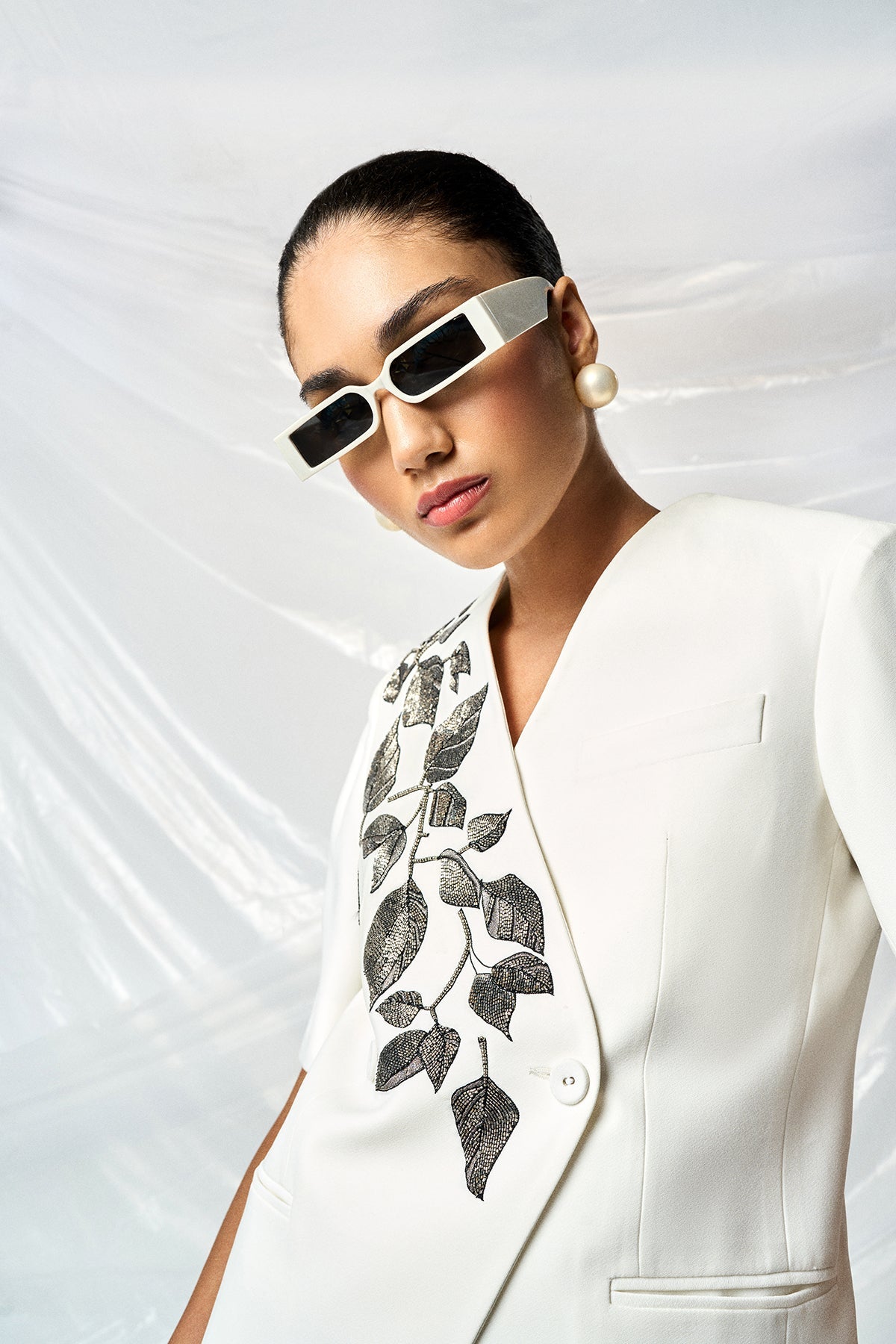 HAZEL LEAVES HALF SLEEVES BLAZER WITH FLARED PANTS