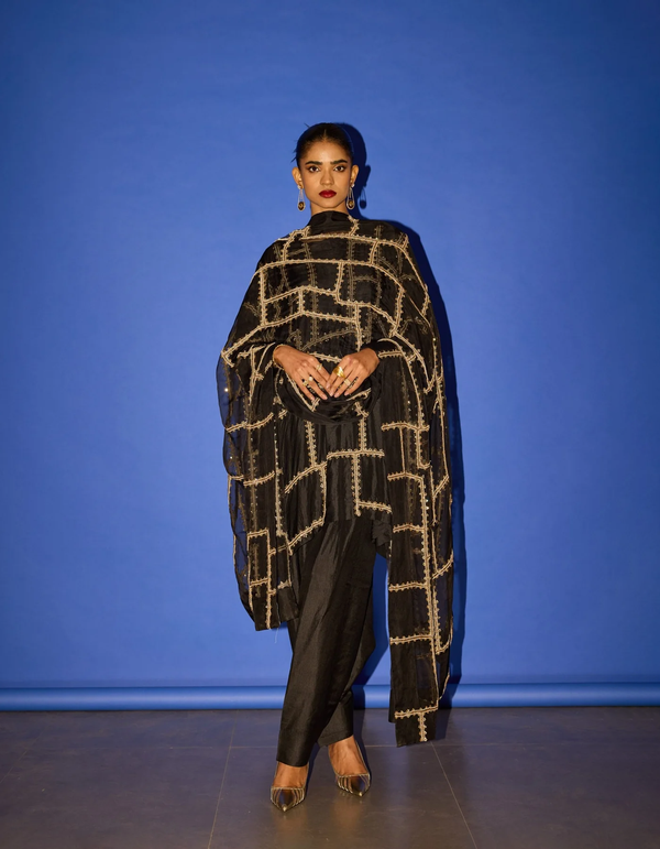 CY Esha Arora Black Line Work Kurta Set Front 1