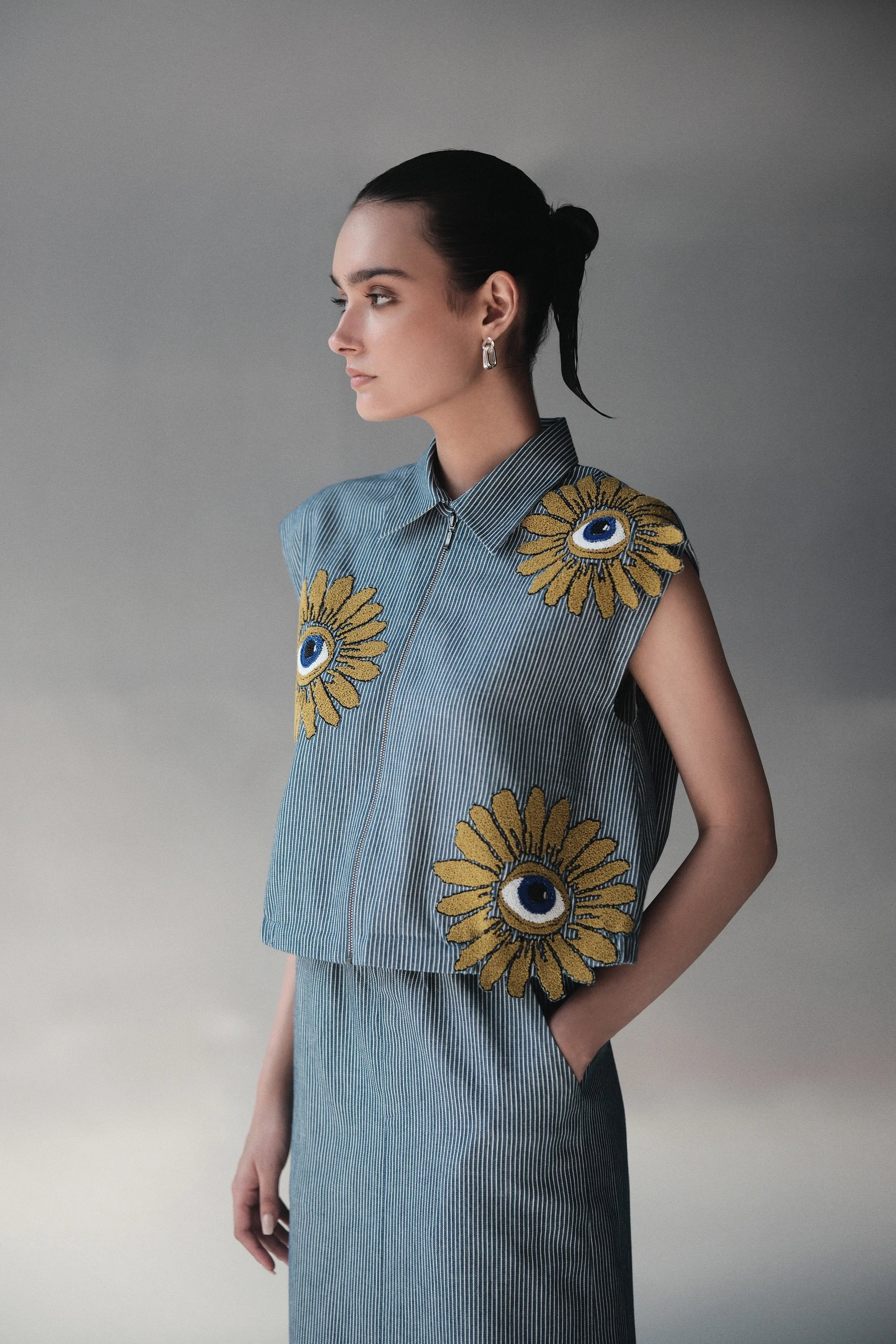PENCIL SKIRT OF EYE BLOOM BOX SHIRT