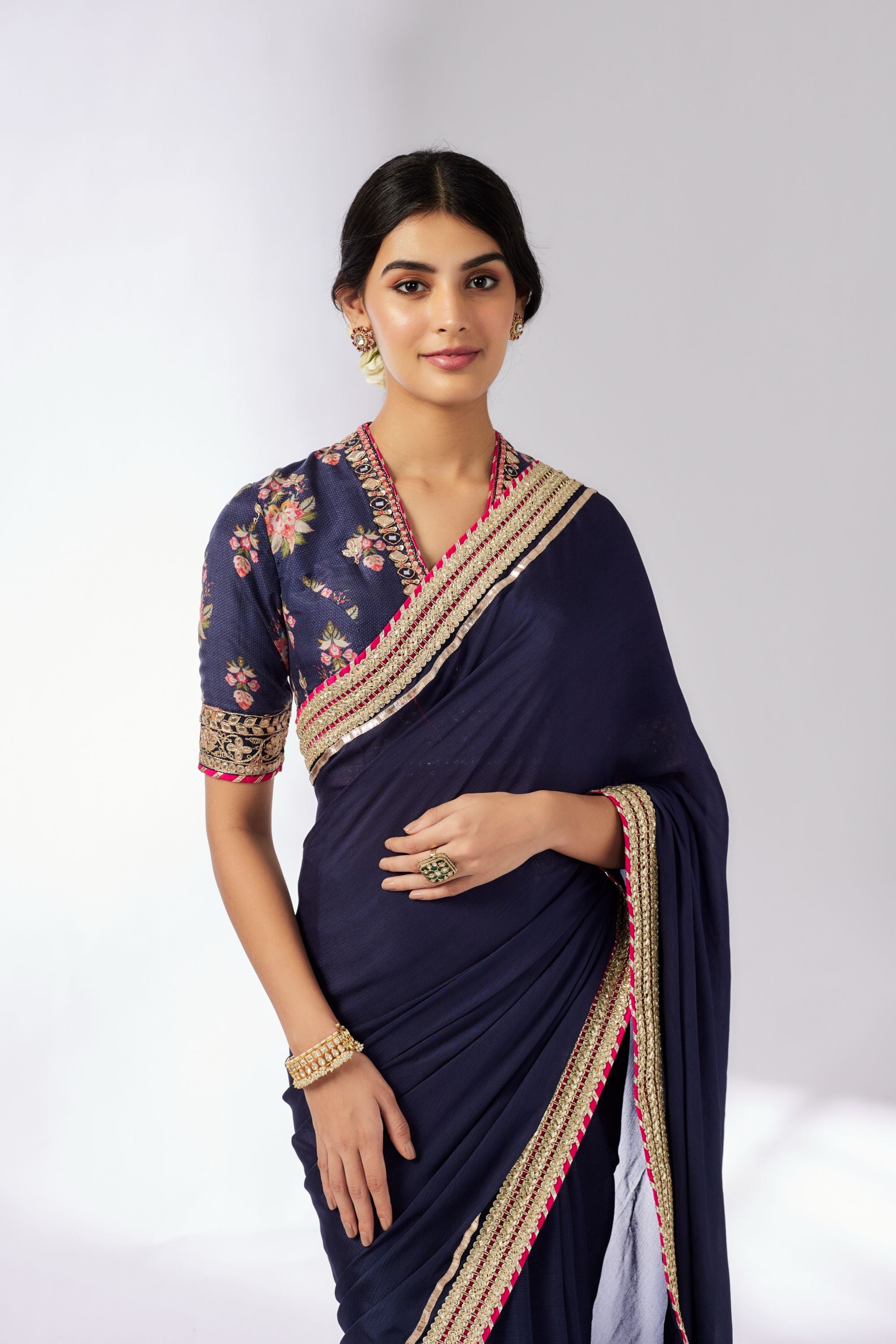 CY Gopi Vaid Anisha Navy Saree Set Closeup 1
