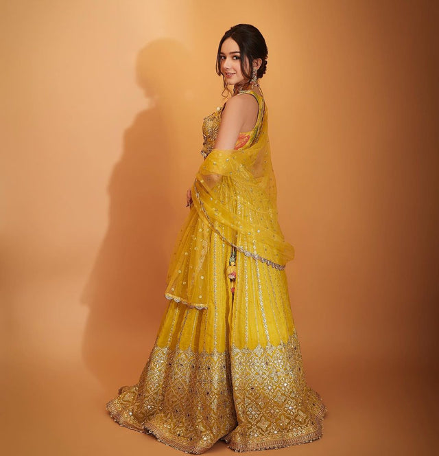 CY Gopi Vaid Ishika Lehenga Set Side 1