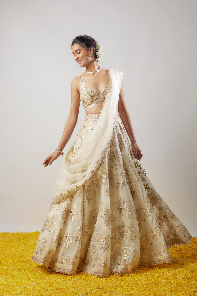 CY Gopi Vaid Karishma Lehenga Set Front 5