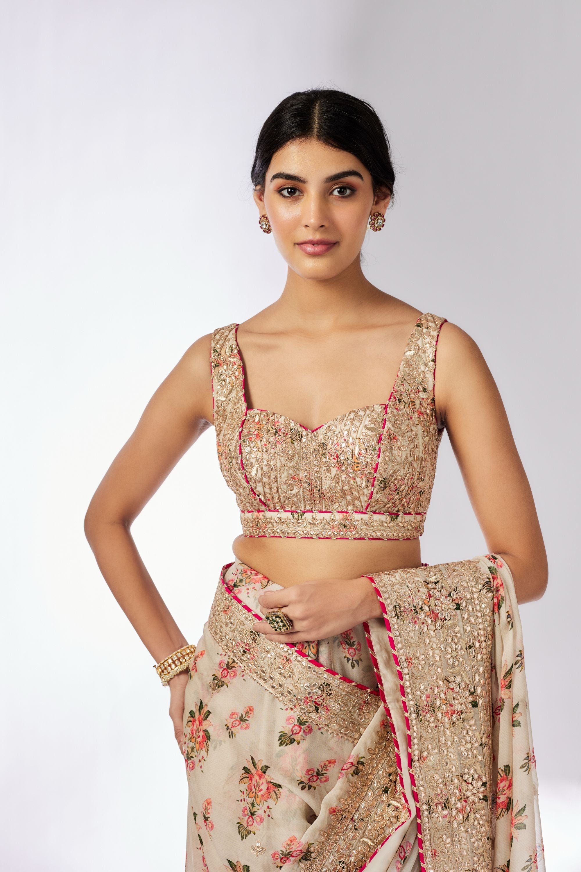 CY Gopi Vaid Mahira Ivory Saree Set Closeup 2