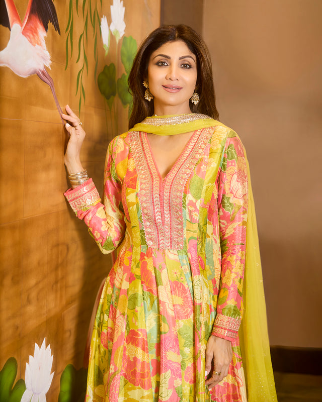 CY Gopi Vaid Nasreen Dhoti Set Closeup 1