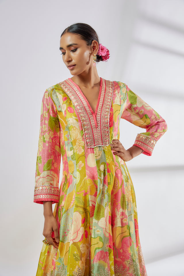 CY Gopi Vaid Nasreen Dhoti Set Closeup 2