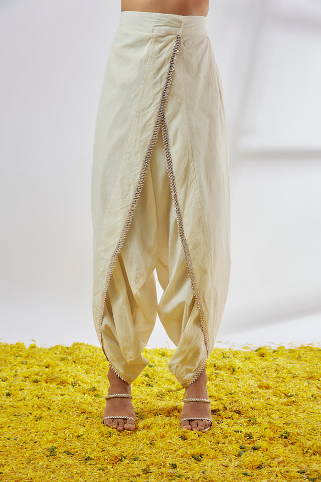 CY Gopi Vaid Nasreen Dhoti Set Closeup 3