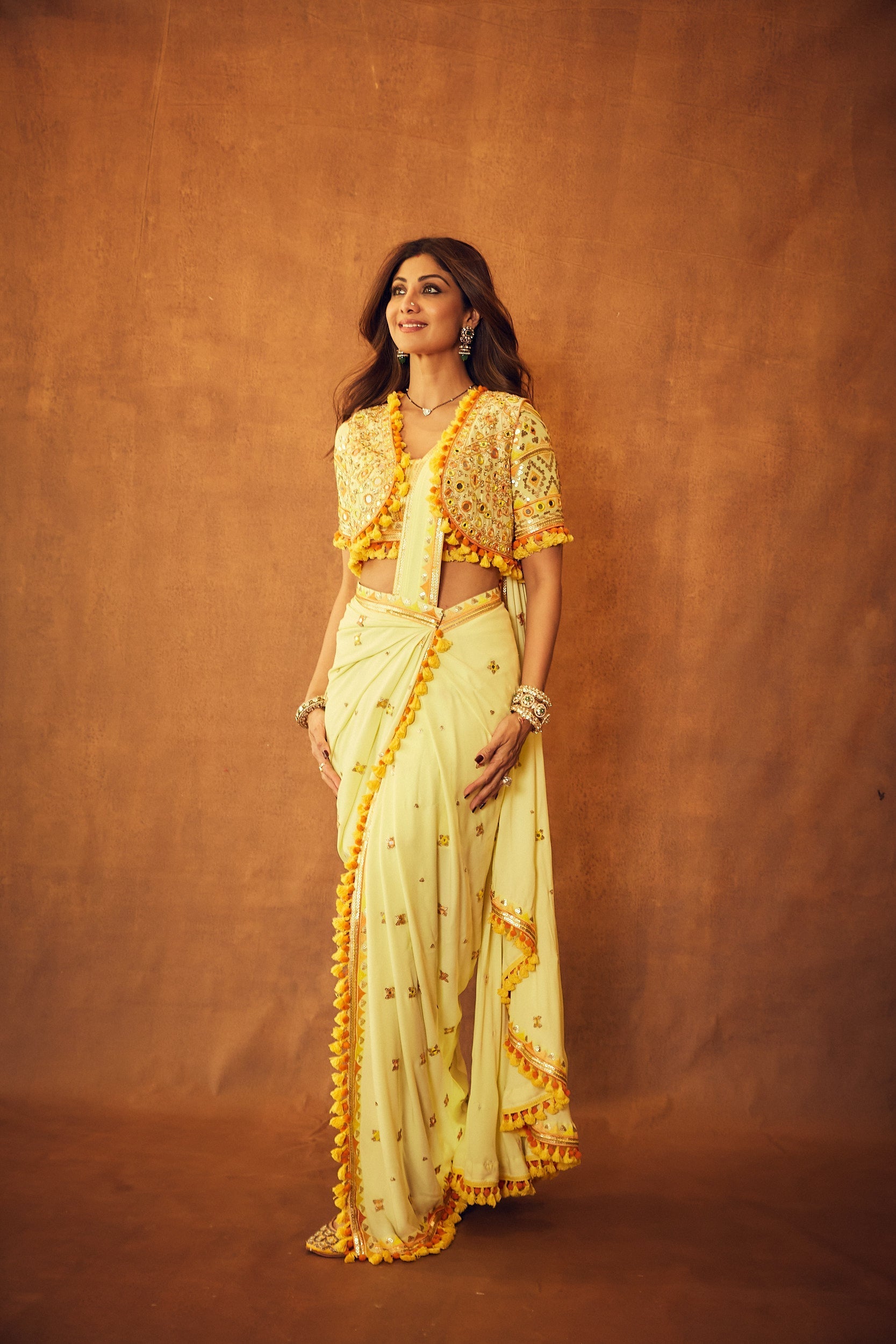 CY Gopi Vaid Shilpa Shetty Saree With Bandi Front 1