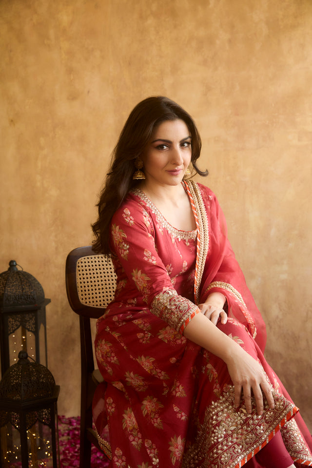 CY Gopi Vaid Soha Red Anarkali Set Front 3