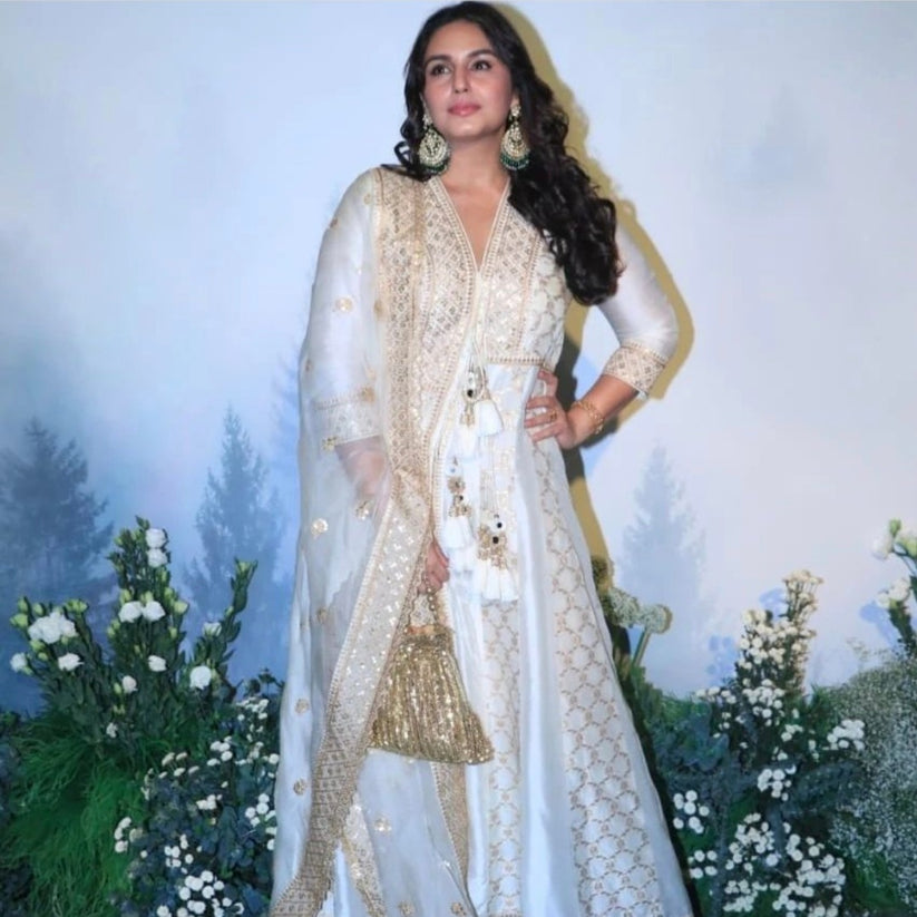 CY Huma_Qureshi In Gold sequins Potli By A Clutch Story