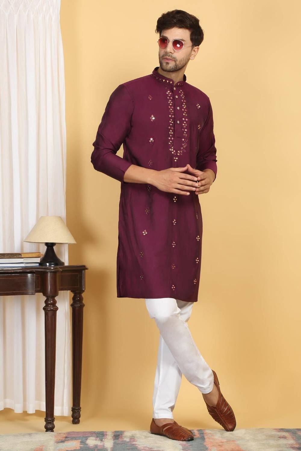 Swarna Mirror Work Kurta And Pant Set - Wine