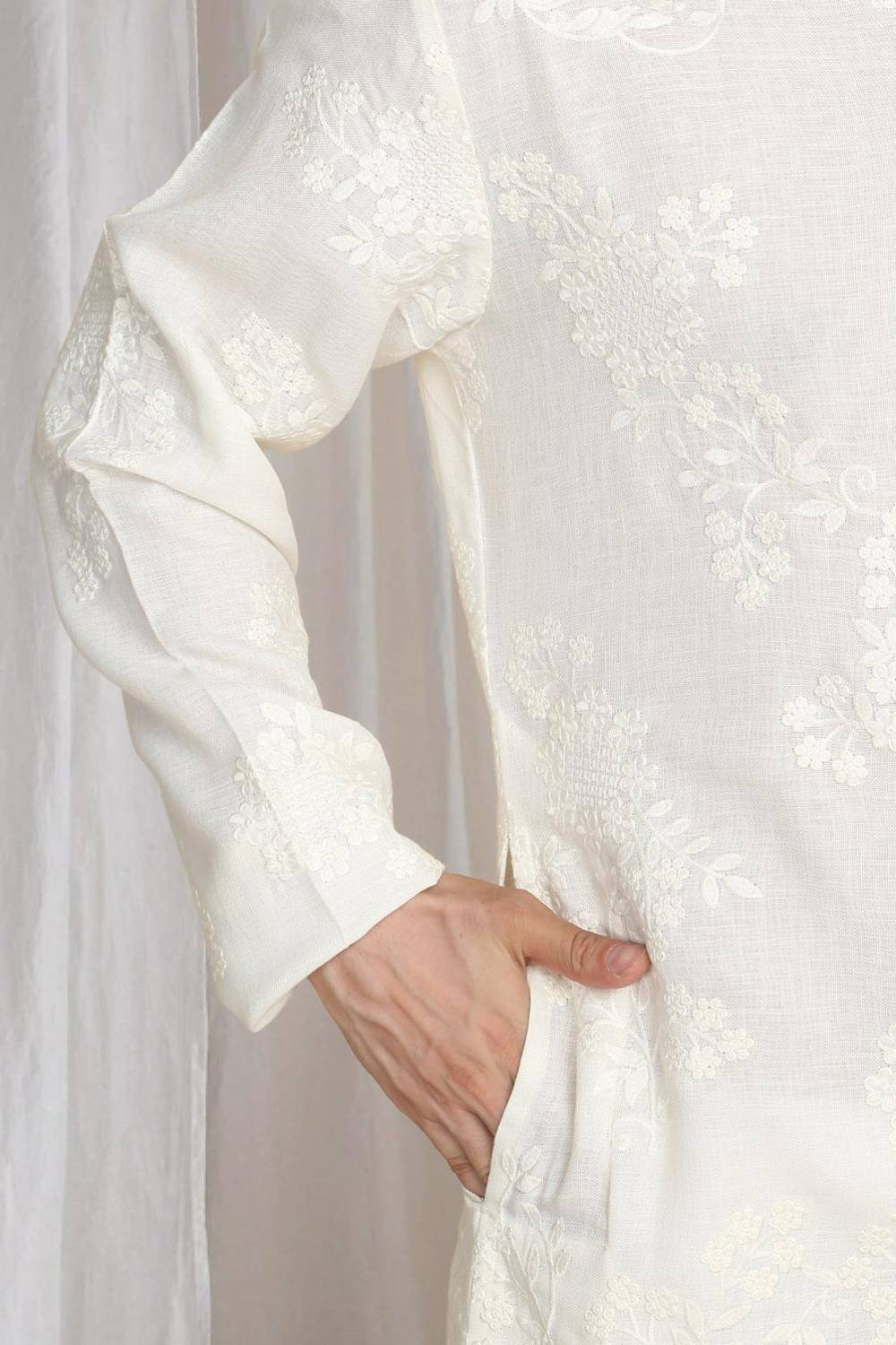Aham Gulistaan Embroidery Thread Kurta Set - White