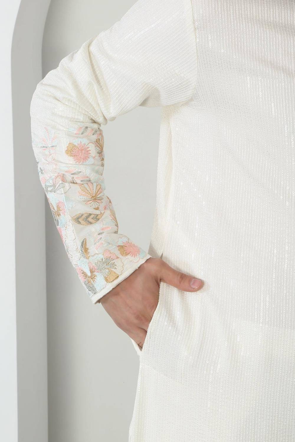 Shwet Off White Cotton Embroidered Sequin Floral Thread Kurta Set