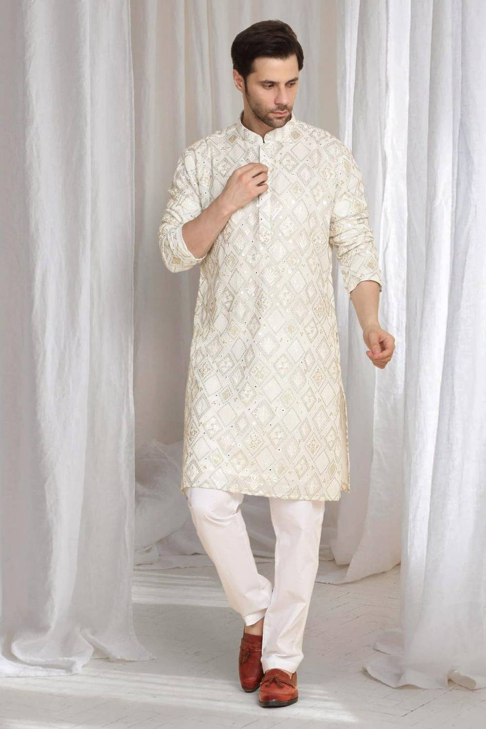 Asal Barfi Embroidered Kiurta set - Off White