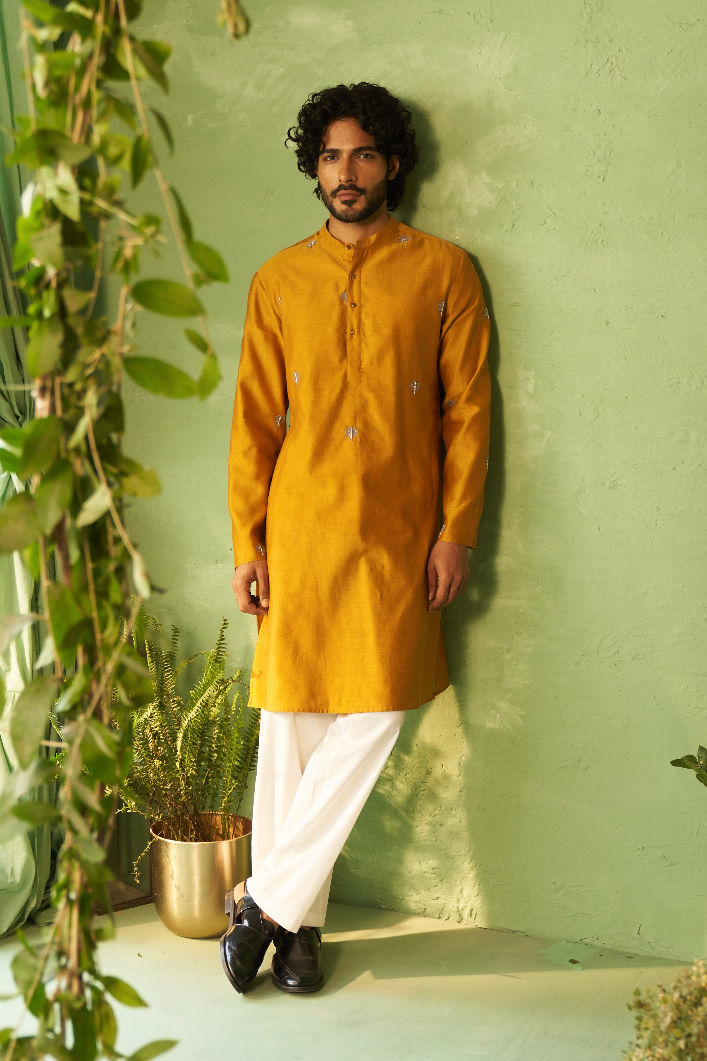 Palm Tree Embroidered Chanderi Kurta Set with Straight Pyjamas