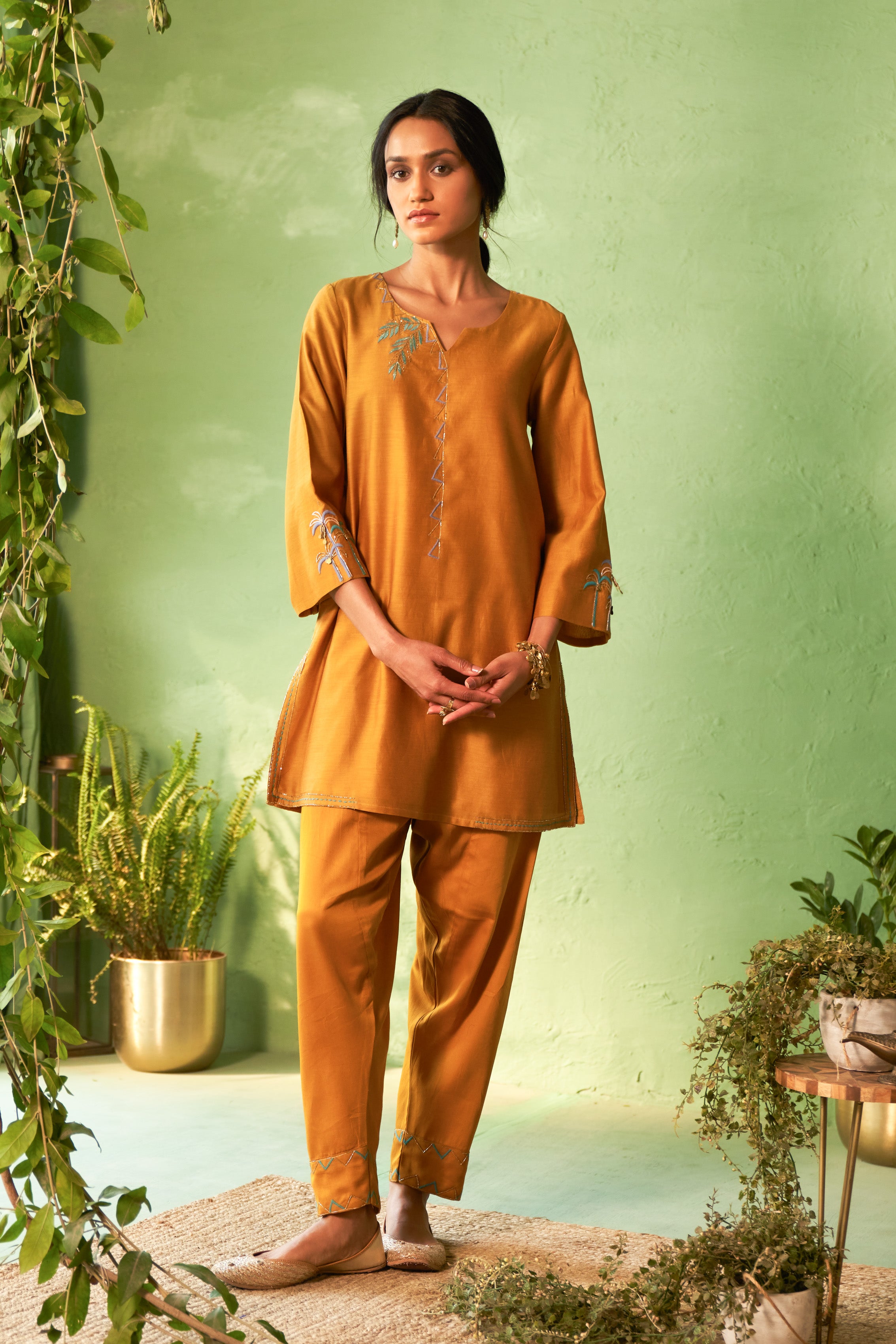 Embroidered Palm Tree Kurta Set with Organza Dupatta