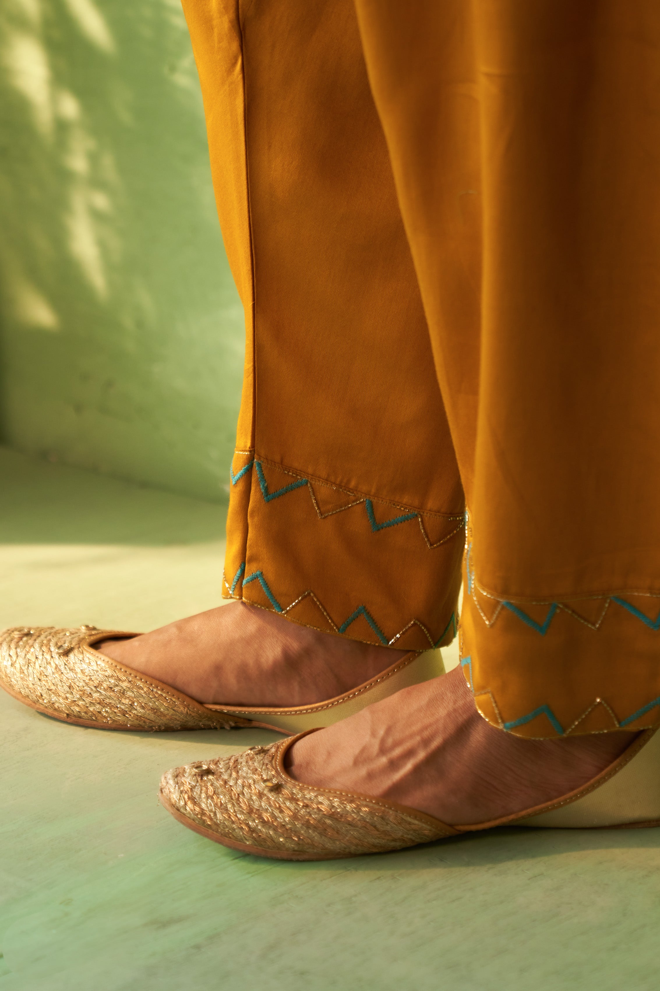 Embroidered Palm Tree Kurta Set with Organza Dupatta