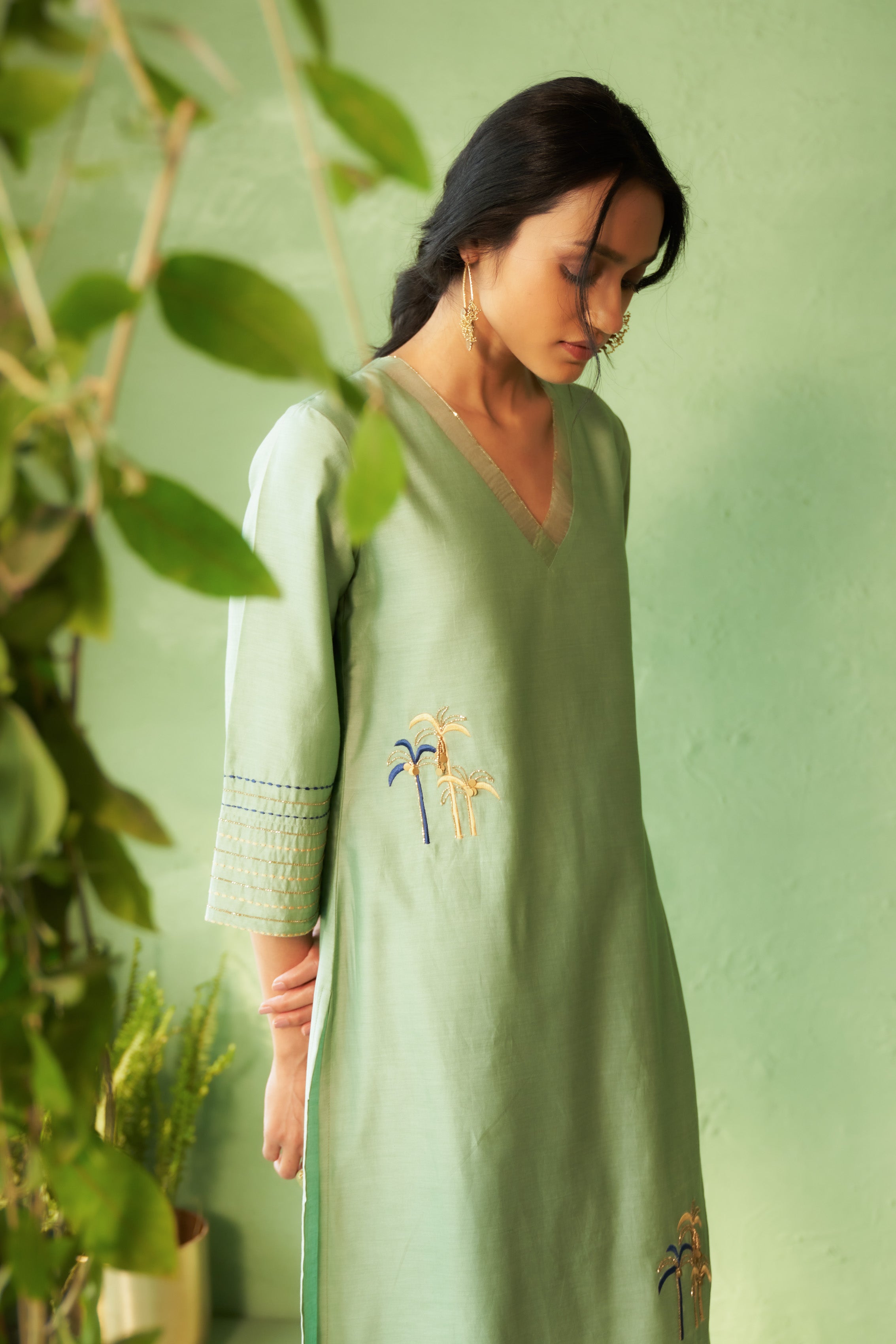 Elegant Palm Tree Motif A-Line Kurta Set with Flared Sleeves