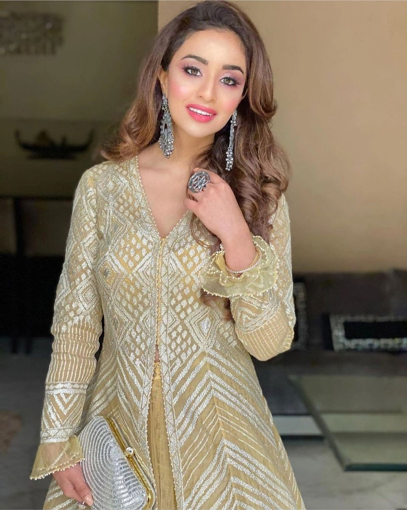 CY Muskaan Sethi In Silver Cleopatra Clutch By A Clutch Story