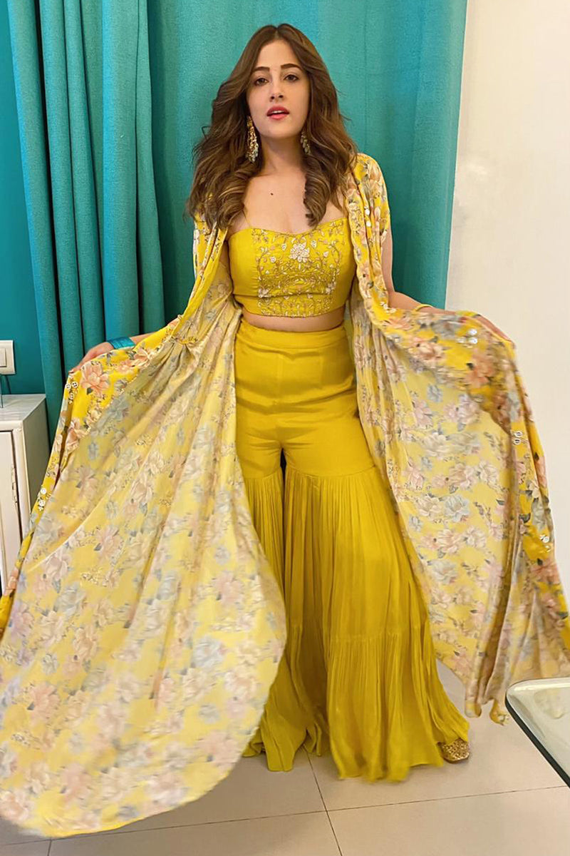 CY Nupur Sanon In Cape And Gharara Set By Aayushi Maniar Front 1