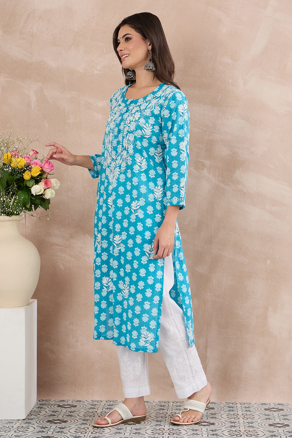 Aqua Blue cotton floral buta printed kurta with chikankari