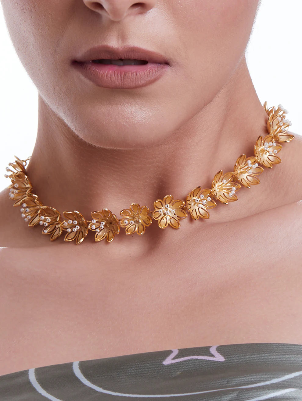 Pearly Golden Flower Necklace