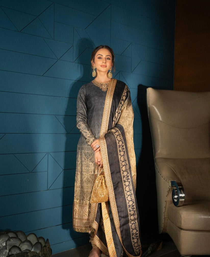 CY Rakul Preet Singh In Gold sequins Potli By A Clutch Story