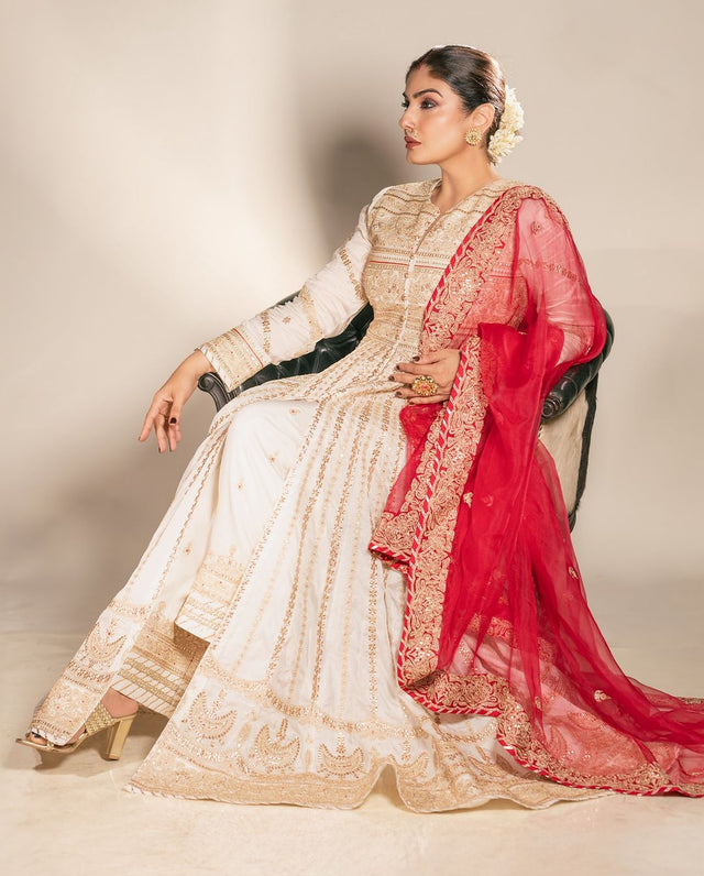 CY Raveena Tandon In Suhana AG Set By Gopi Vaid Closeup 1