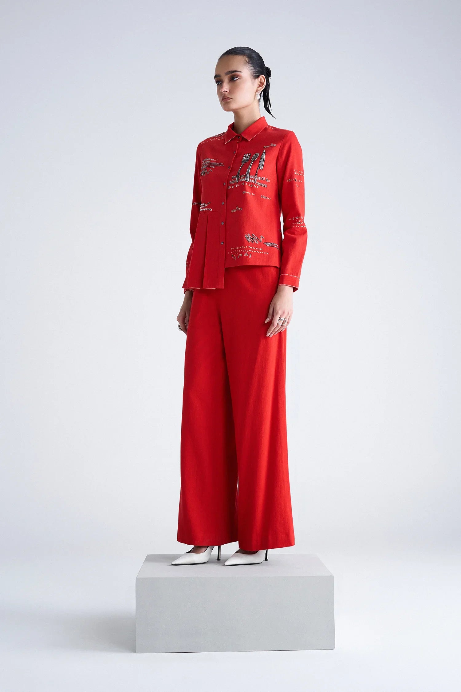 CUTLERY ONE SIDE KNIFE PLEATED SHIRT
