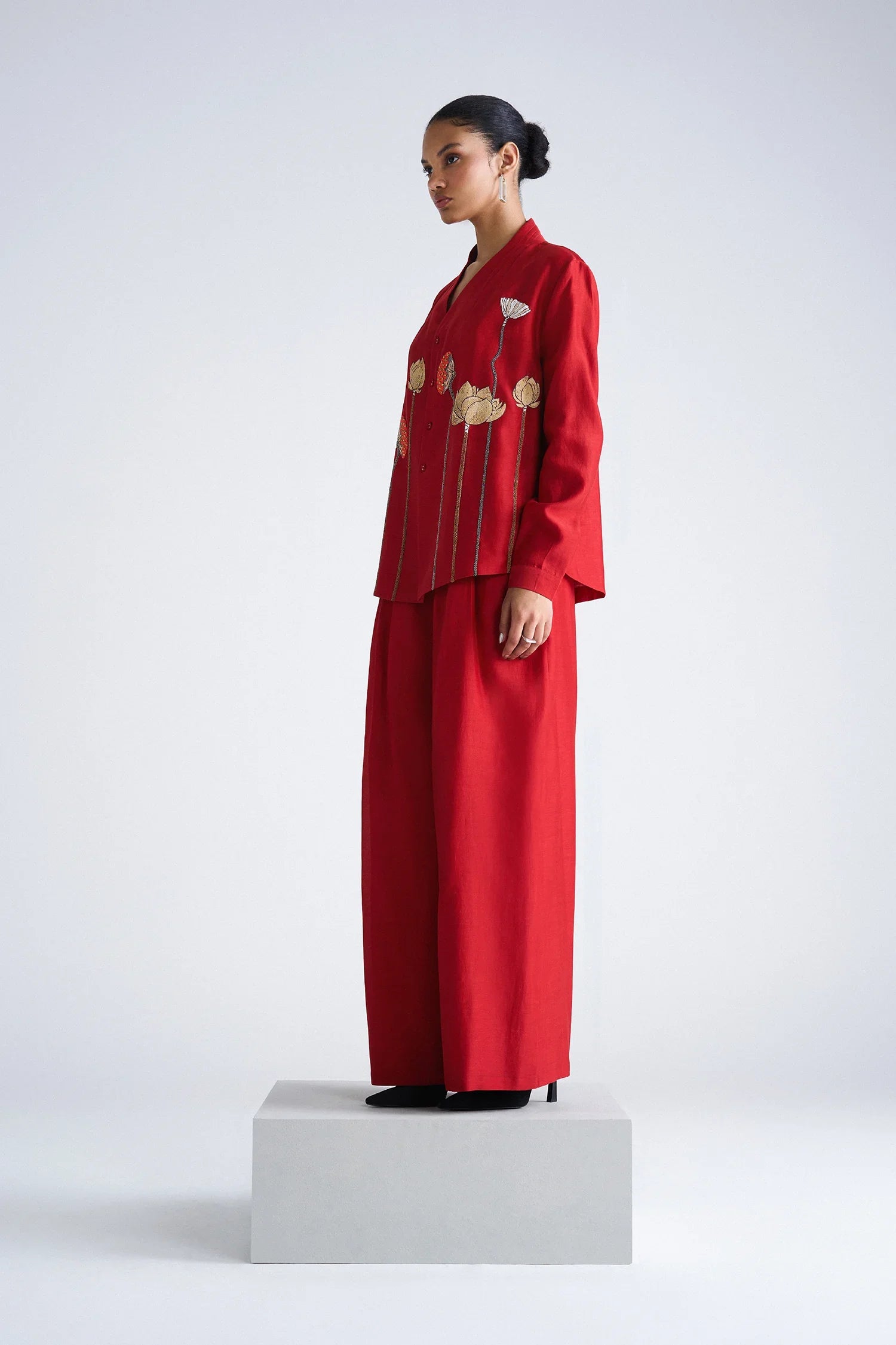 PANTS OF ( EARTH LOTUS NECK PLEATED SHIRT )