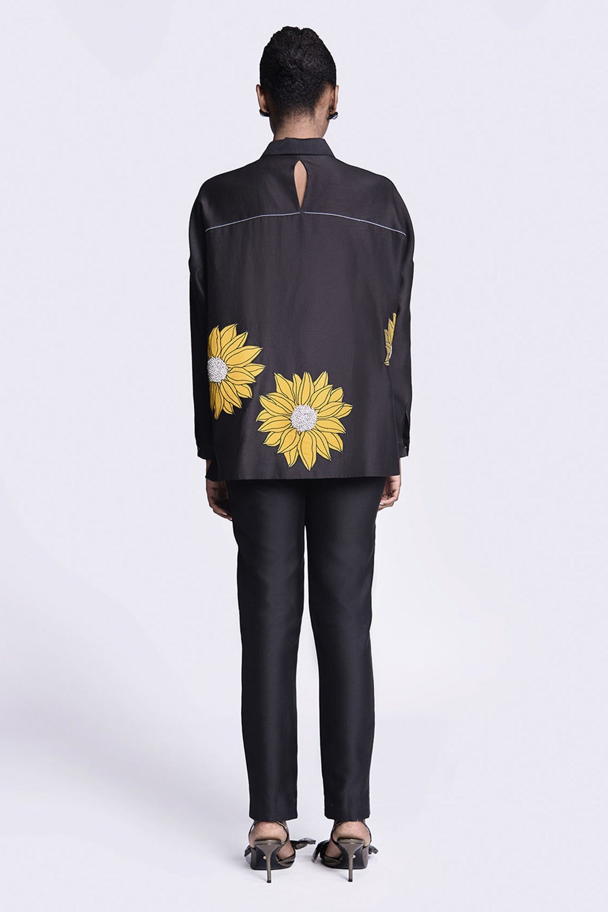 Narrow Pants of (Sunflower Applique Boxy Shirt)