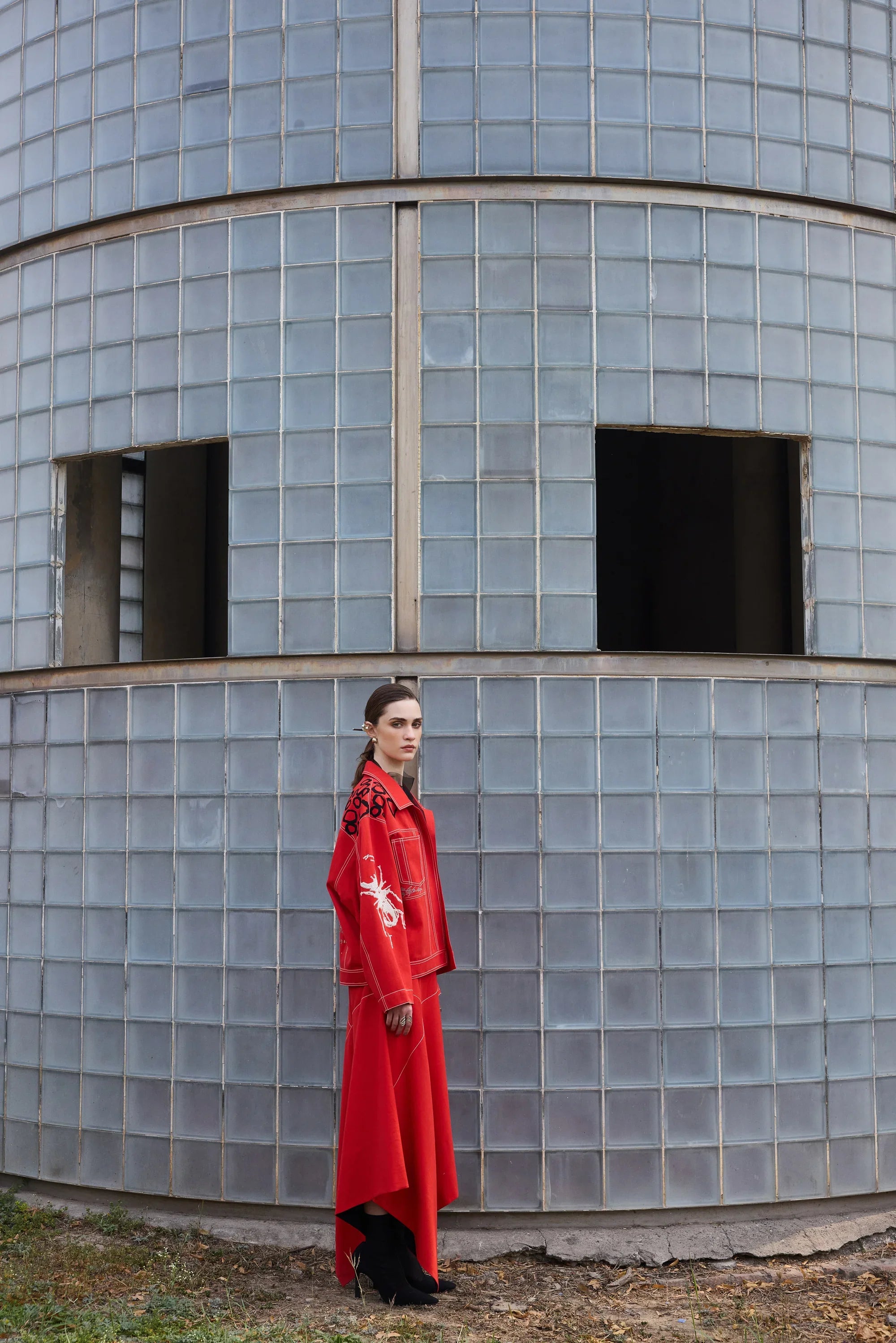 ASYMMETRIC SKIRT Of BUG THEORY OVERSIZED JACKET
