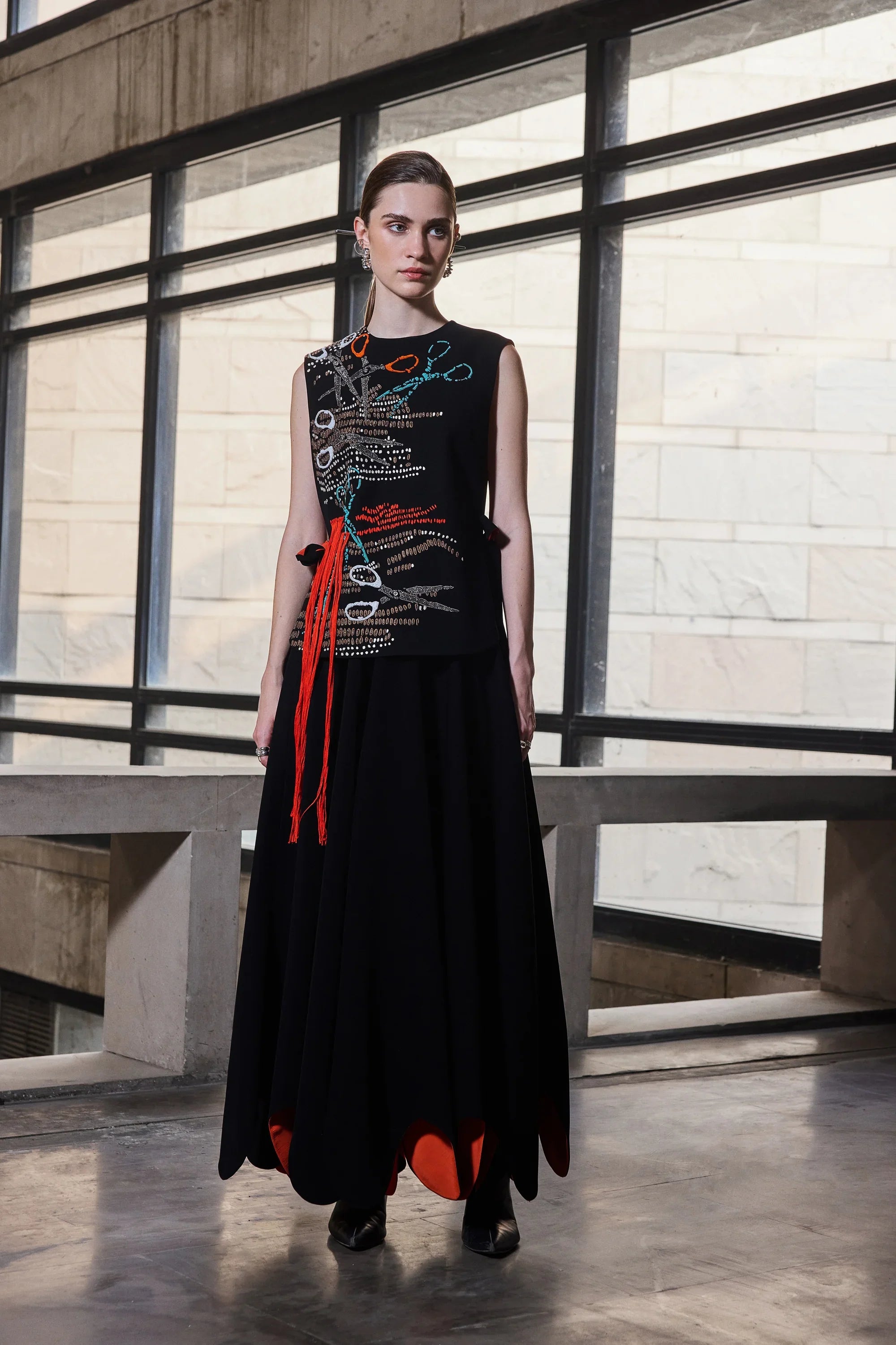 BIG WAVY CIRCULAR SKIRT OF SCISSOER OVERLAY