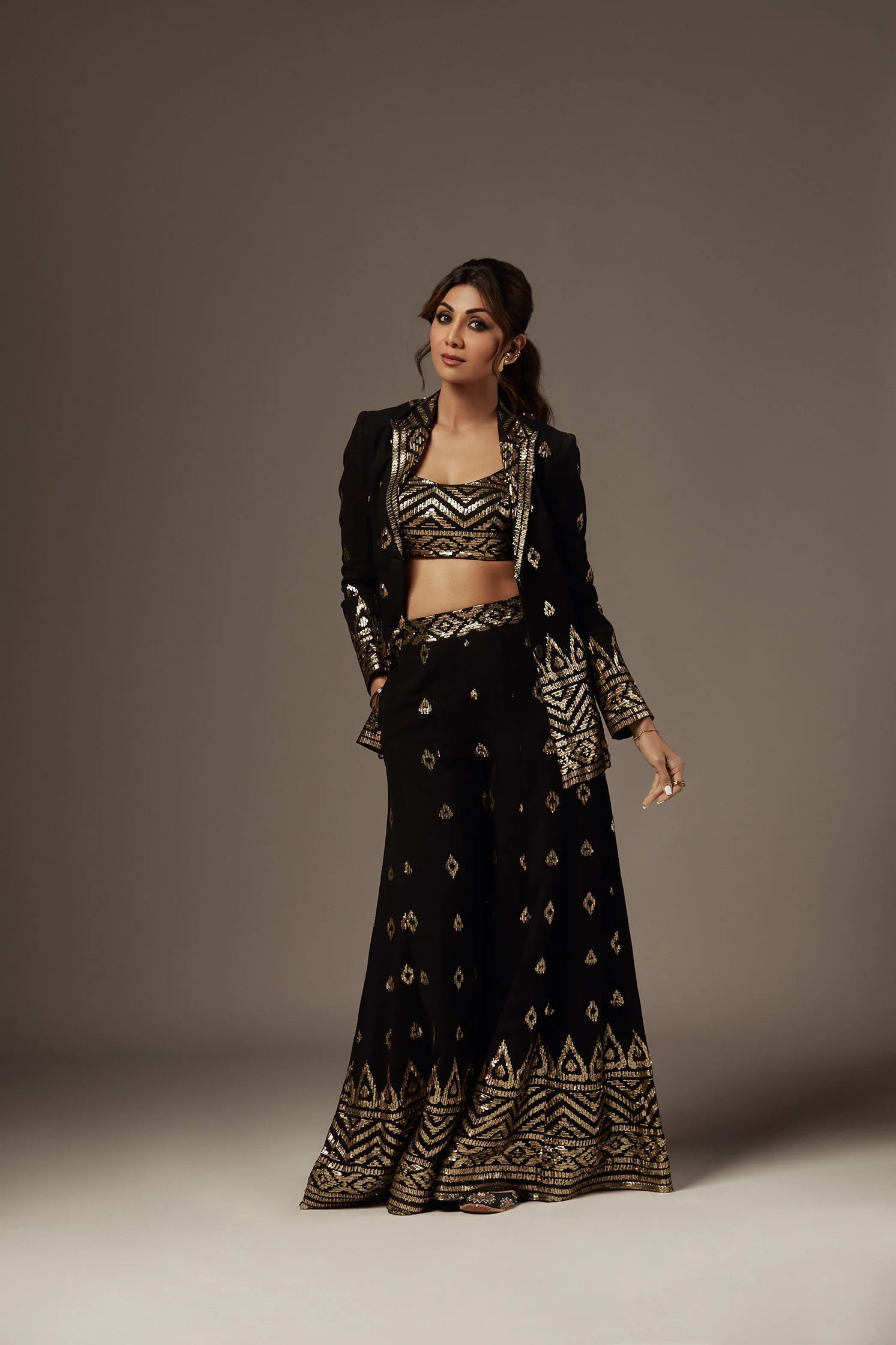 CY Shilpa Shetty In Marrakesh Sharara Set By Gopi Vaid Front 2