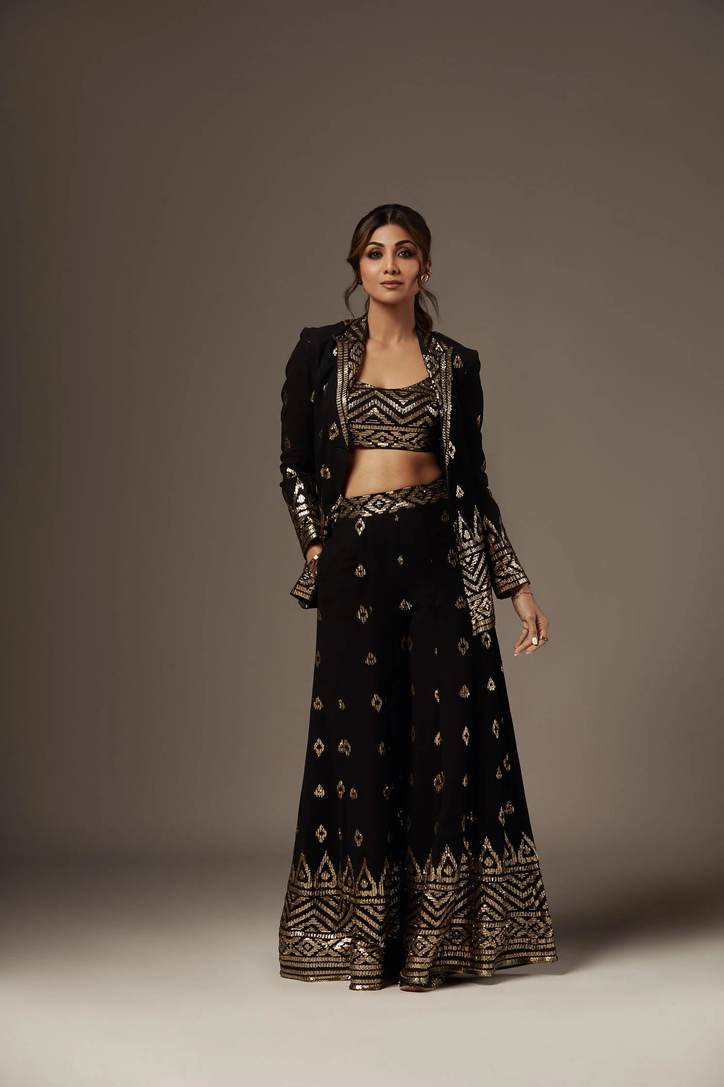 CY Shilpa Shetty In Marrakesh Sharara Set By Gopi Vaid Front 3